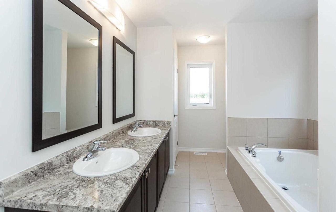 The Warm Welcome Suite Thorold Exterior photo